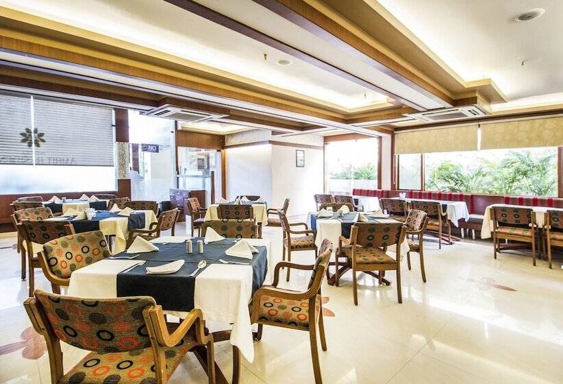 אתר נופש Fabhotel Amrit Residency