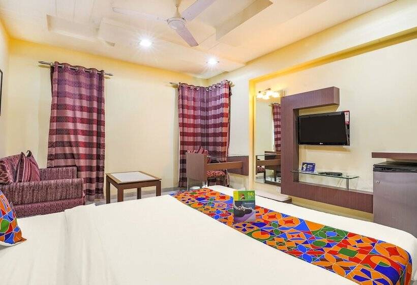 리조트 Fabhotel Amrit Residency