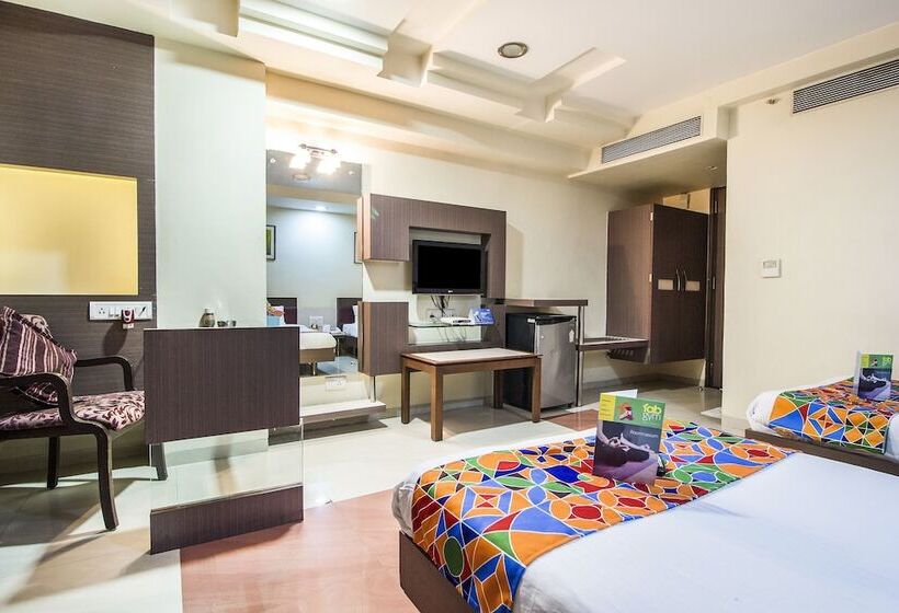 אתר נופש Fabhotel Amrit Residency