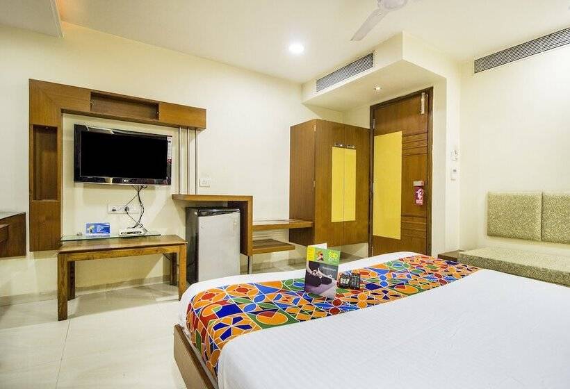 אתר נופש Fabhotel Amrit Residency