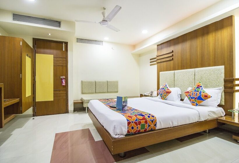 אתר נופש Fabhotel Amrit Residency