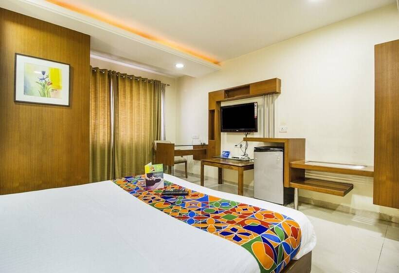 리조트 Fabhotel Amrit Residency