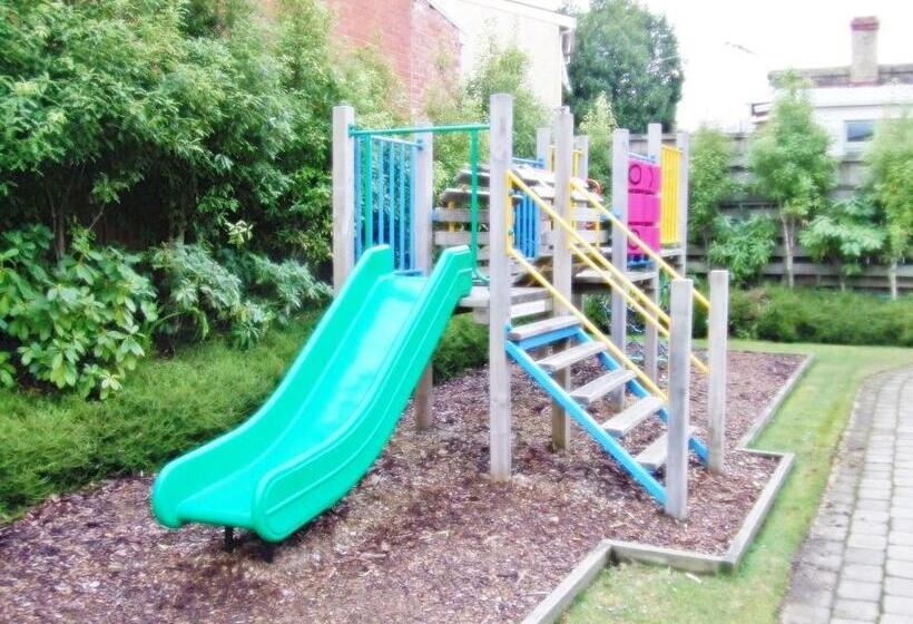 Woodlands Motels And Apartments