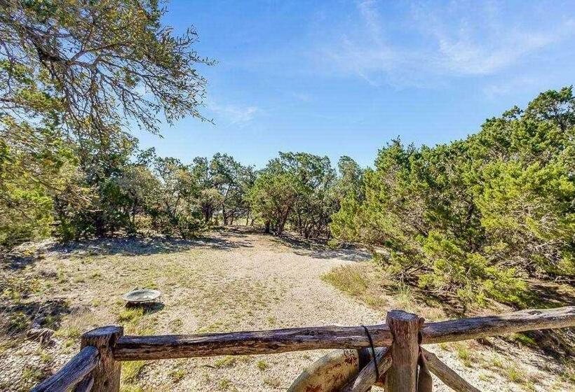 צימר Last Outpost Cedar Loft