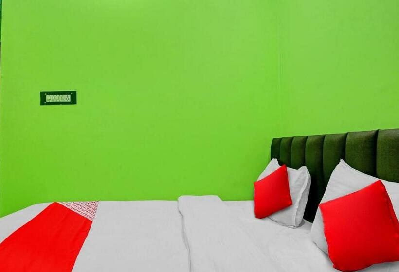 Flagship Hotel Kadambari