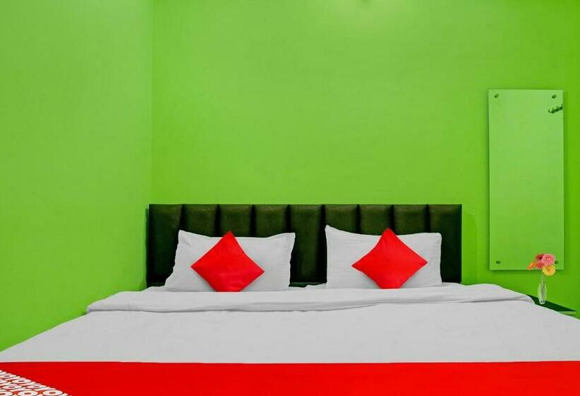 Flagship Hotel Kadambari