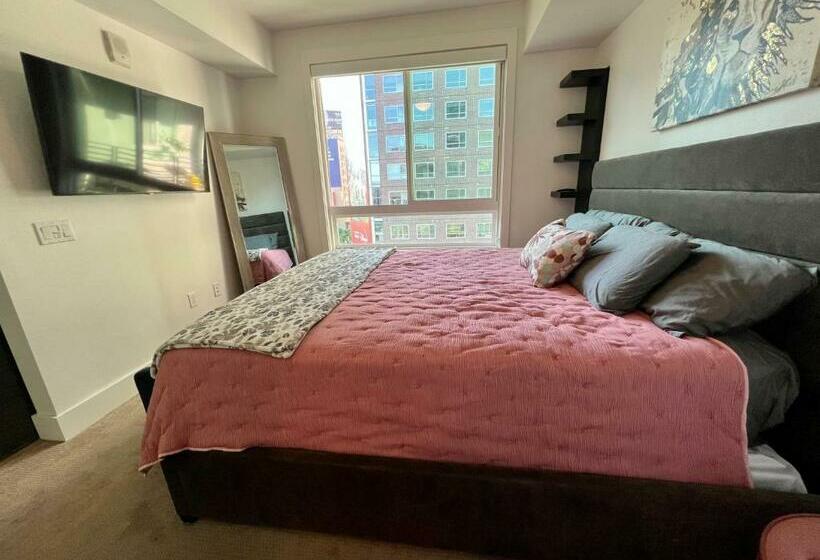 Romantic Luxury Condo W/ Washer & Dryer