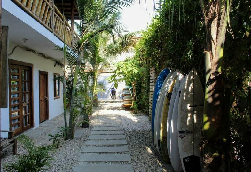 هاستل Aloha Rooms