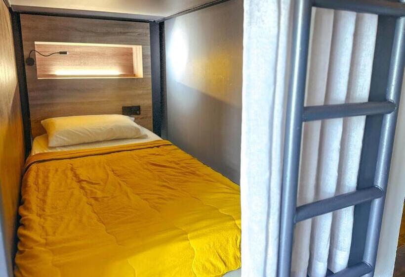 Arch Dormitorio Cenang Hostel