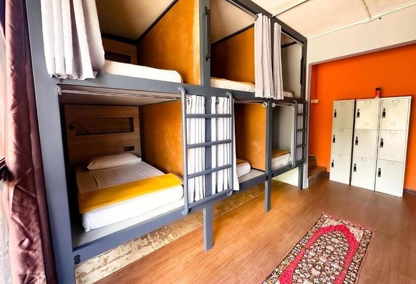 Arch Dormitorio Cenang Hostel
