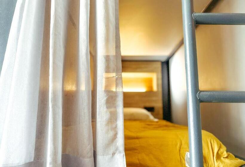 Arch Dormitorio Cenang Hostel