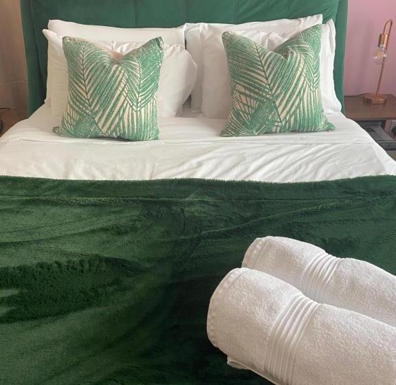 مبيت وإفطار The Lily Pad Self Contained, Private Entrance And Free Parking