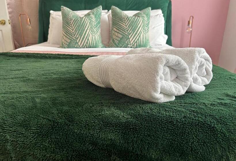 مبيت وإفطار The Lily Pad Self Contained, Private Entrance And Free Parking