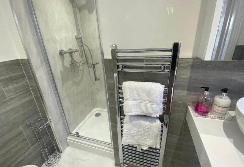 مبيت وإفطار The Lily Pad Self Contained, Private Entrance And Free Parking