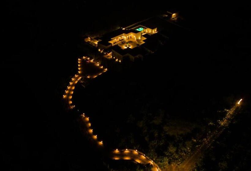 فندق Guldaar   A Luxury Forest Retreat