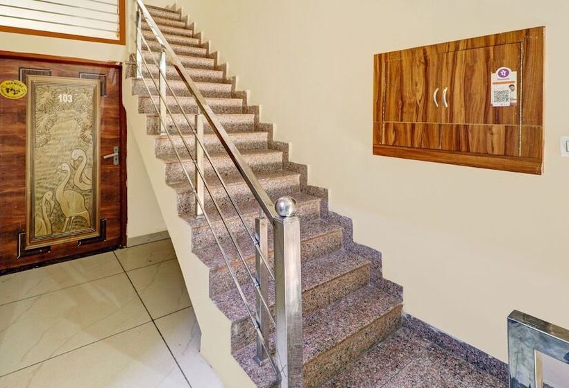 ホテル Itsy By Treebo  Sk Grand