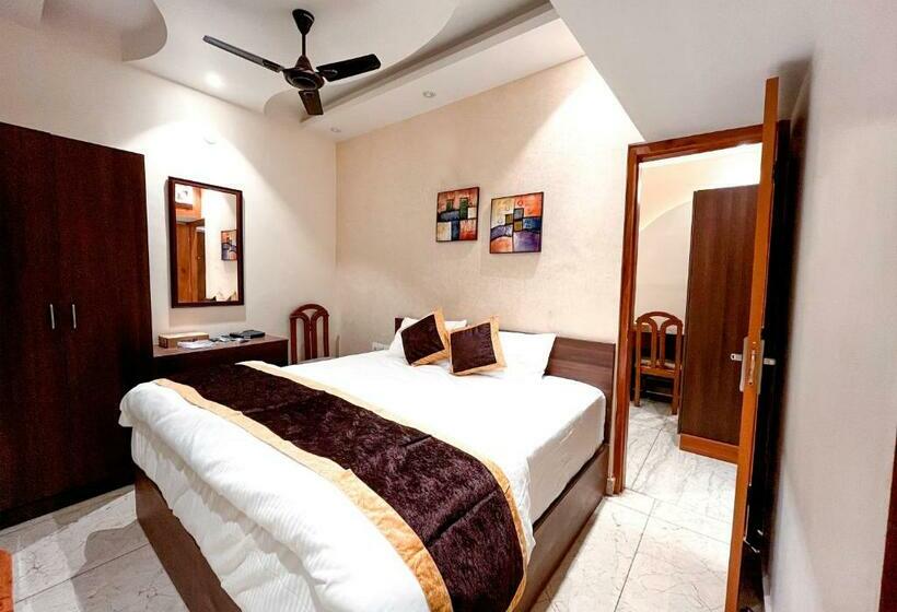 هتل Joylife  Chottu Ram Chowk Rohtak Haryana