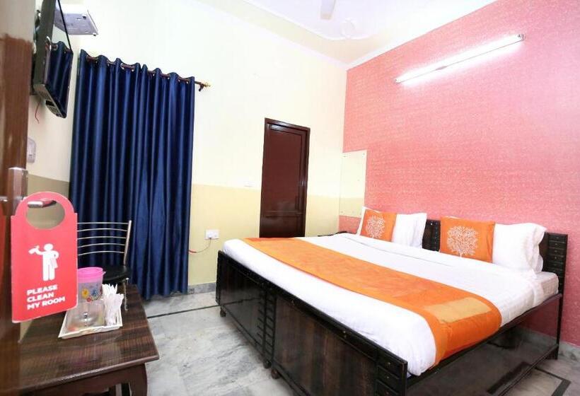 호텔 Oyo 11886  Crystal