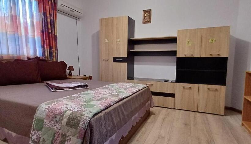 פנסיון Casa Ella