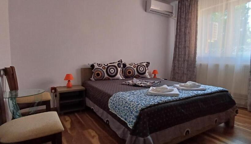 פנסיון Casa Ella