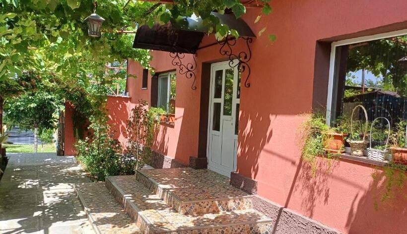 פנסיון Casa Ella