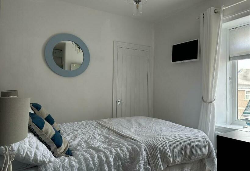 פנסיון Coastal Joy   Family And Friends Bedrooms