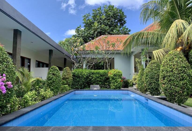 ペンション Davit Guesthouse Nusa Dua