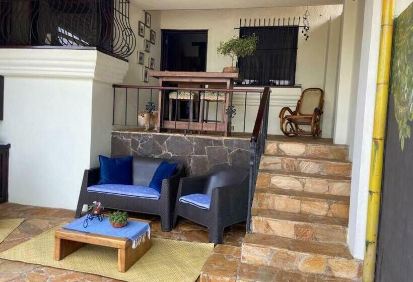 بنسيون Casa Flor De Pajaro, Vistas Panorámicas Increíbles Al Lago