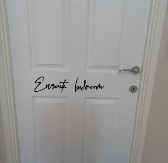 ペンション Spacious Ensuite King Room Private Neighbourhood Free Parking Space