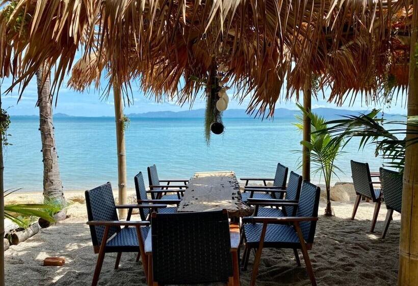 호텔 Absolute Beachfront Villas