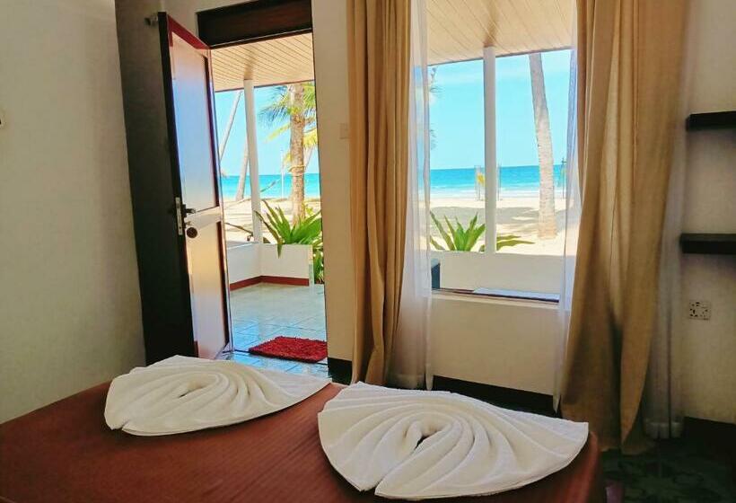 Отель French Garden Pragash Beach