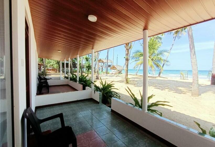 Отель French Garden Pragash Beach