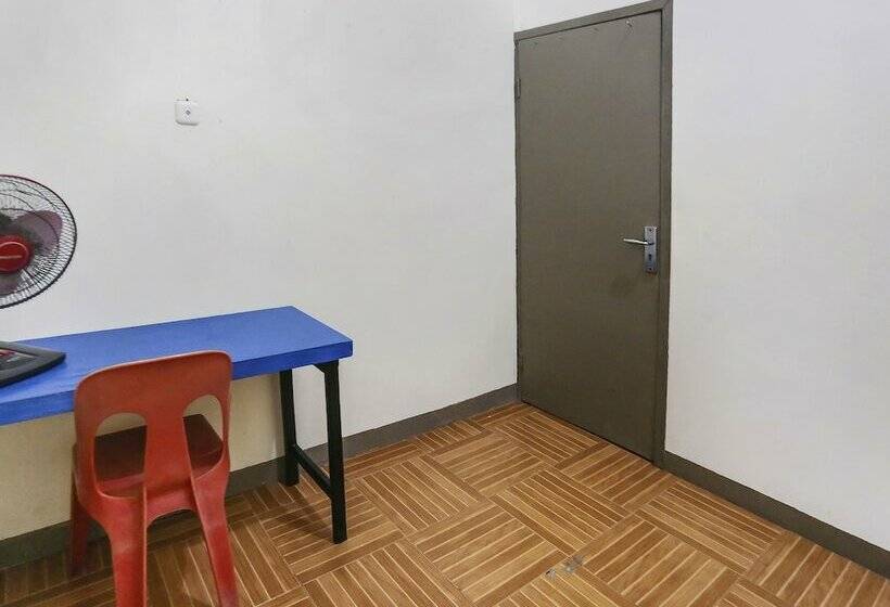 ホテル Oyo 90825 Lizha 2