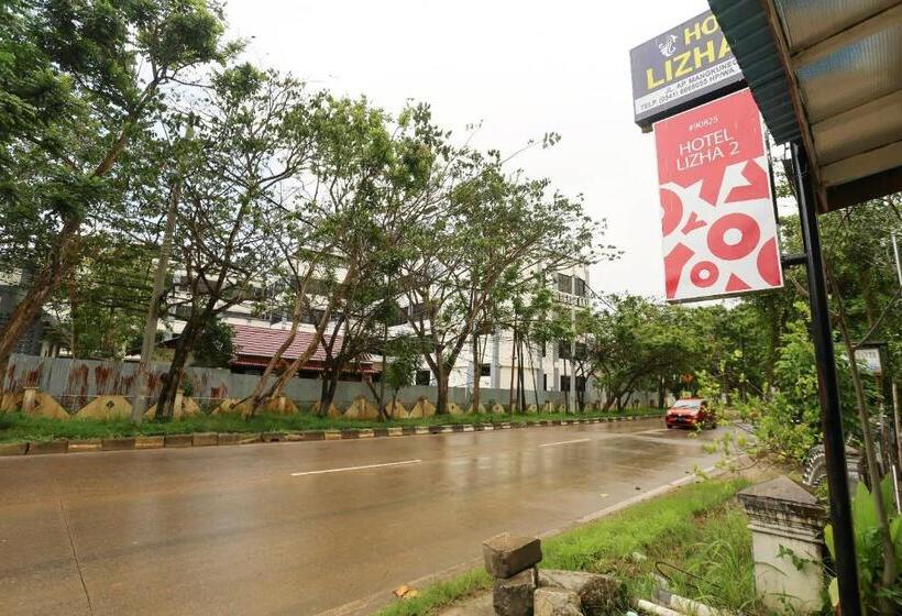 ホテル Oyo 90825 Lizha 2