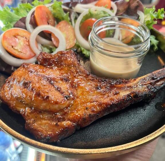 Labkoff Cafe And Hostel