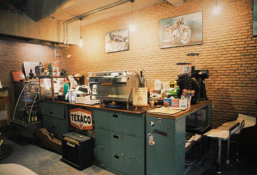 Labkoff Cafe And Hostel