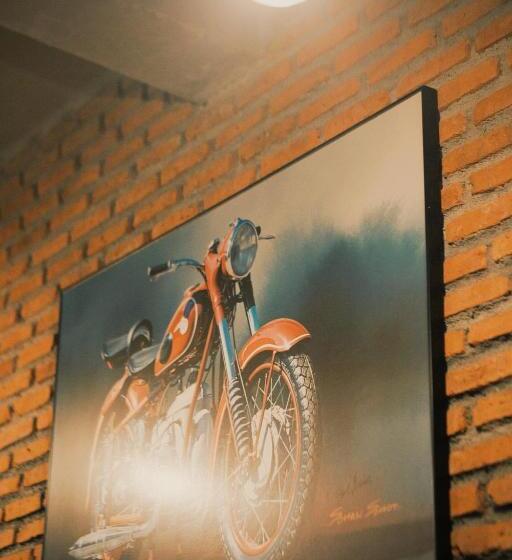 Labkoff Cafe And Hostel