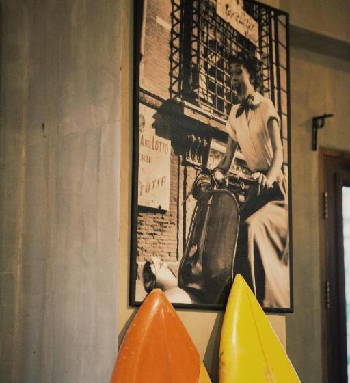 Labkoff Cafe And Hostel