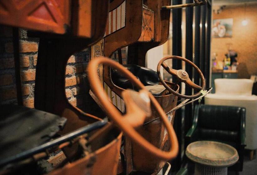 Labkoff Cafe And Hostel