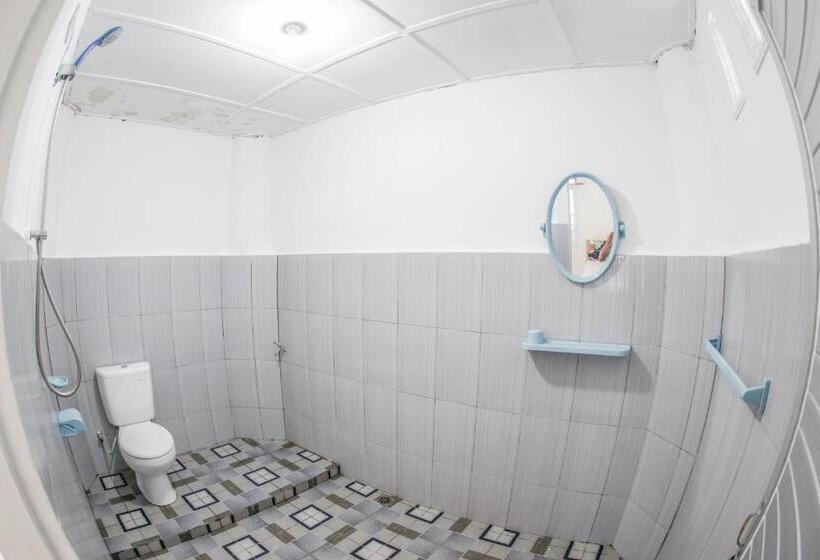 펜션 Nias Surf Stay