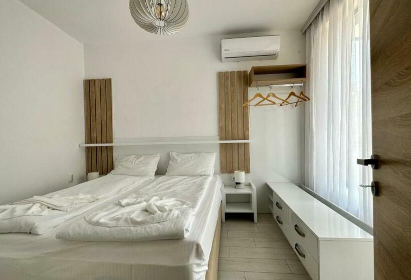 The Green Paradise Apartments