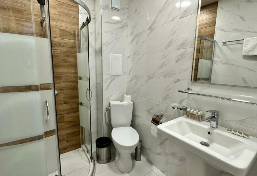 The Green Paradise Apartments