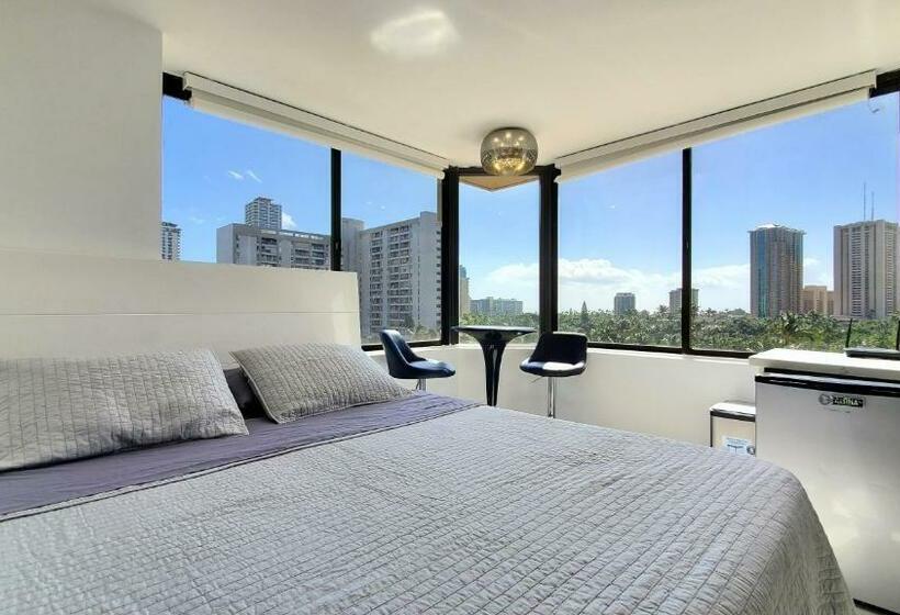 Waikiki Beach Modern Studio No Resort Fee Best Location