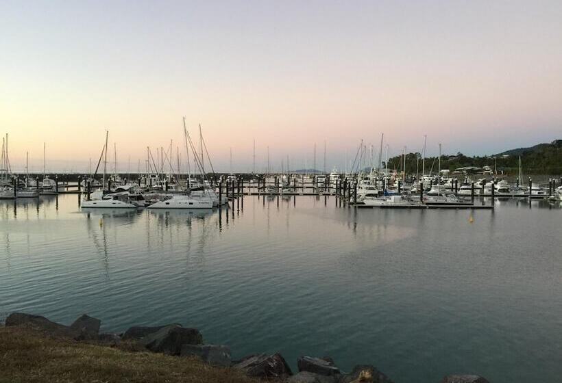Bed and Breakfast Island Views