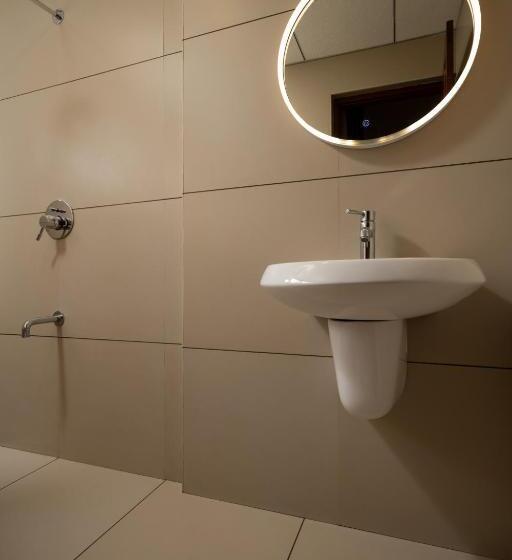 فندق Fern Tree Resort