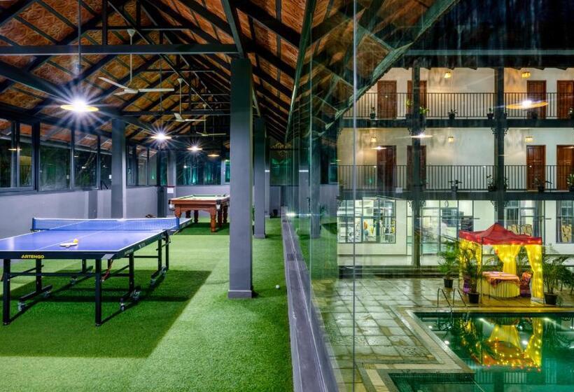 فندق Fern Tree Resort