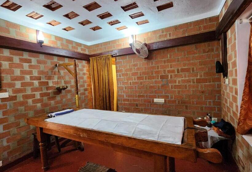 בית מלון כפרי Treebo Trend God S Own Country Ayurveda Resorts