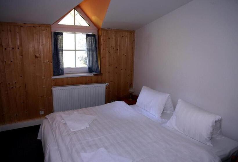 پانسیون Penzion Pod Lesem