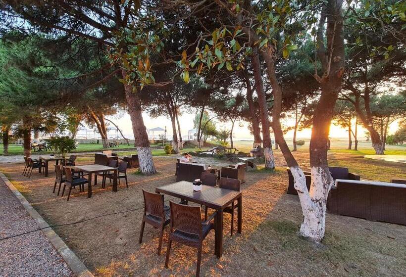 Sporköy Hotel & Beach Club