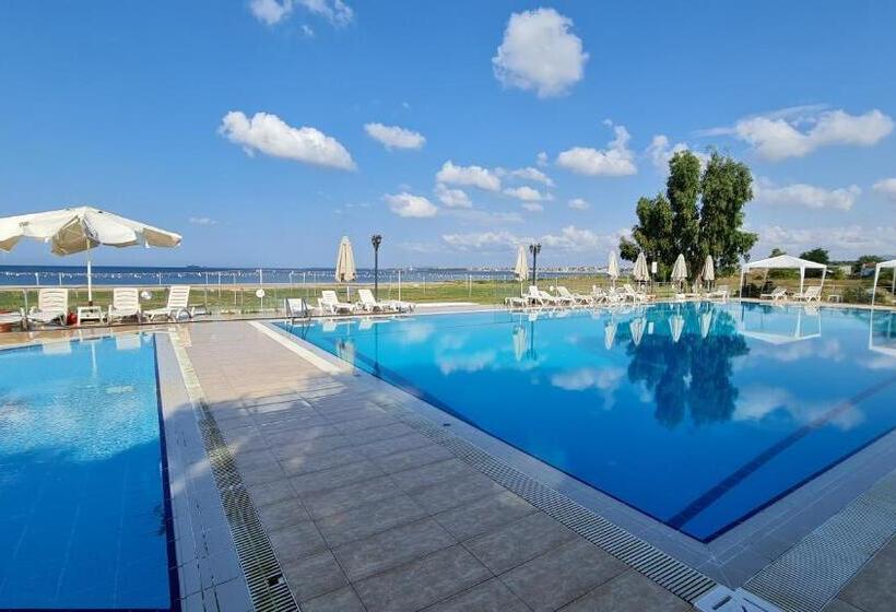Sporköy Hotel & Beach Club
